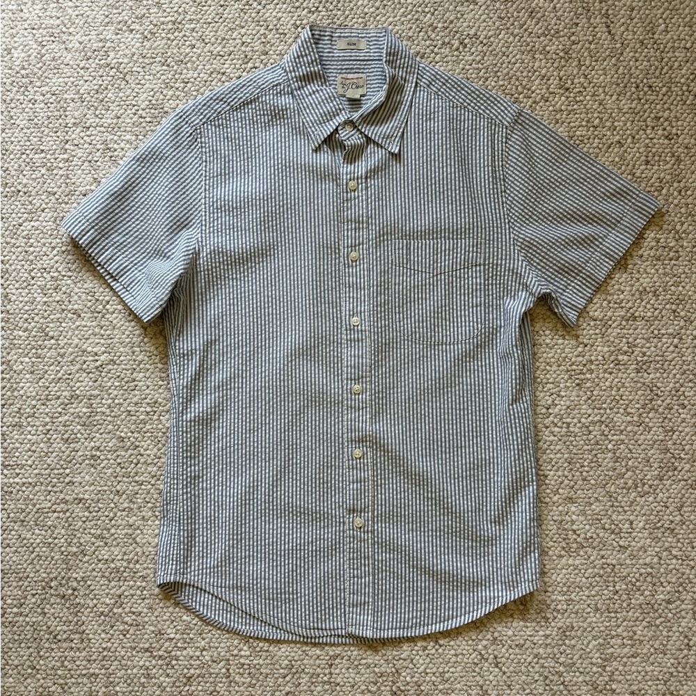 J. Crew Men’s Short Sleeve Seersucker Button Down Shirt, Blue Stripe